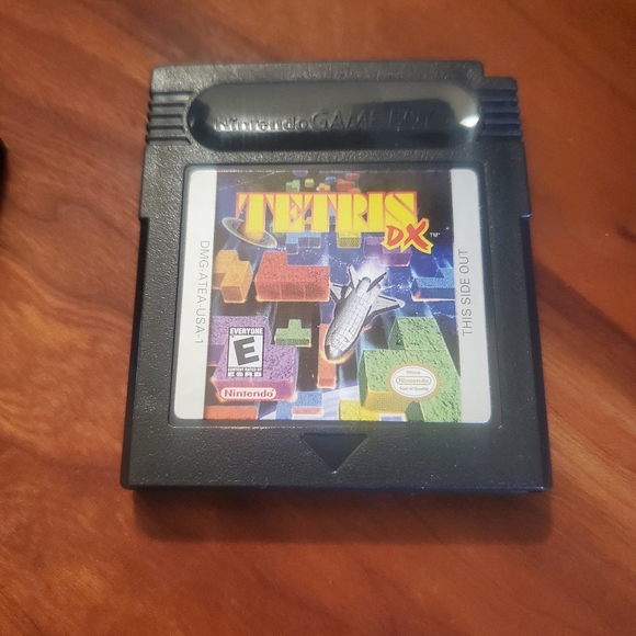 Vintage Gameboy Color - Picture 3 of 5